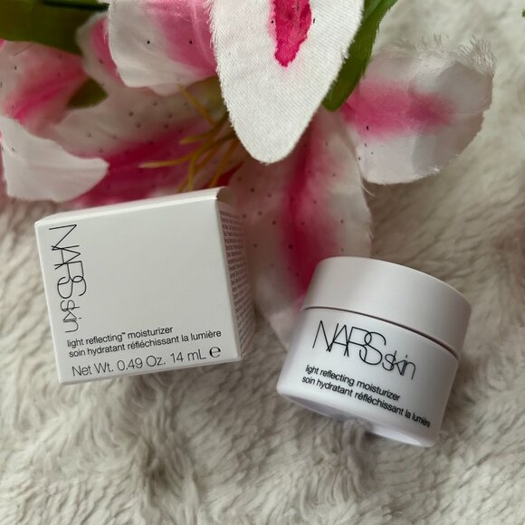 NARS skin - light reflecting moisturizer, 14 mL - Picture 1 of 9